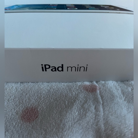 COPY - New Apple iPad mini - Picture 7 of 8